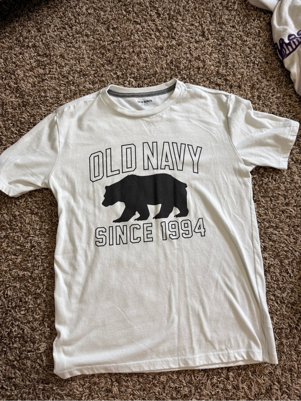 Old Navy White Tee with Black Bear Graphic - Men's Short Sleeve